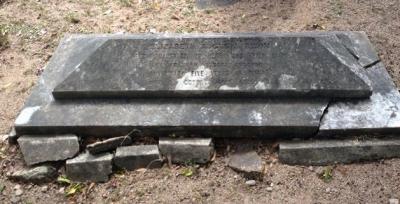 Elizabeth Augusta Dixon grave 1